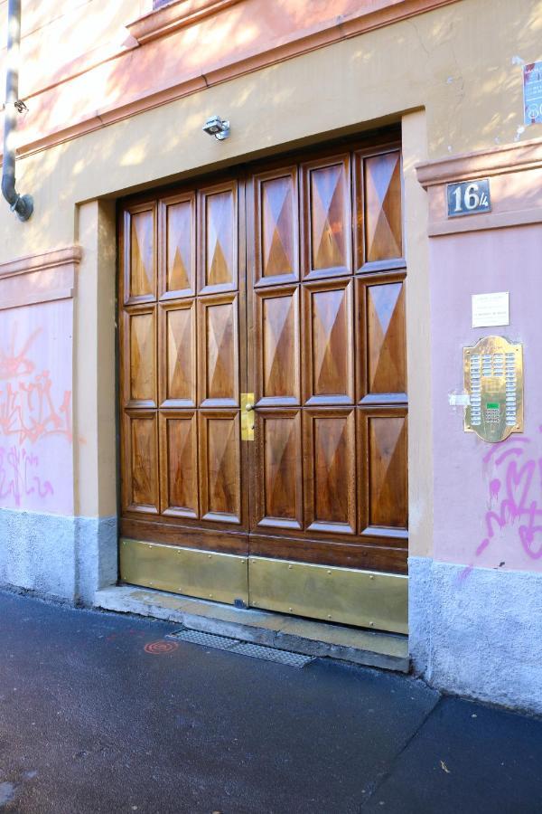 Charming Apartment In The Navigli District - 4 People ميلان المظهر الخارجي الصورة