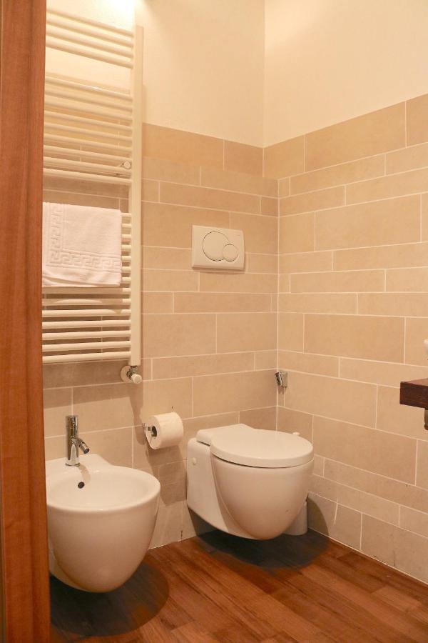 Charming Apartment In The Navigli District - 4 People ميلان المظهر الخارجي الصورة